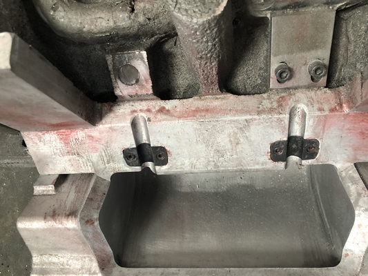 Suku Cadang Otomotif Headrest PIP Polyurethane Foam Molds